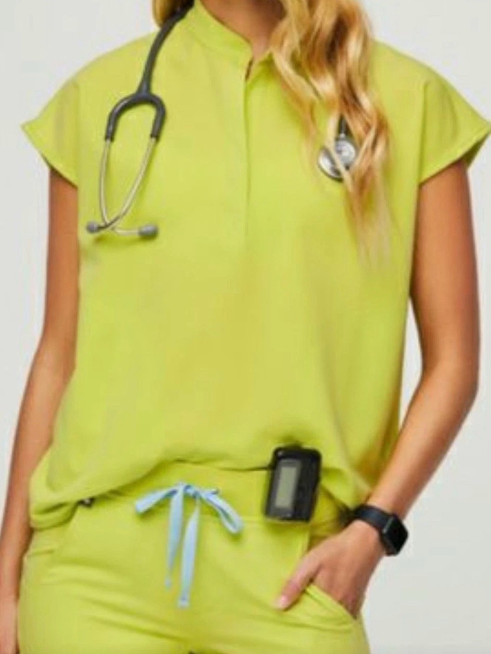 NWT FIGS Rafaela Oversized Scrub Top XXS Citrine